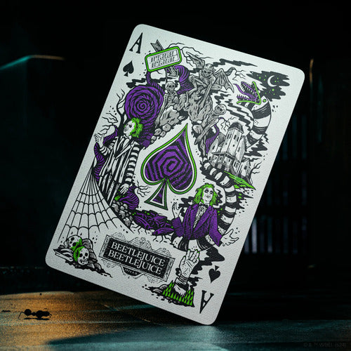 Baraja Beetlejuice By Theory11 Naipe Inglés Premium Poker Violeta Oscuro Inglés