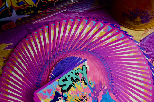 Baraja Shinjuku Spray Girls V1 Naipe Inglés Premium Rosa Inglés