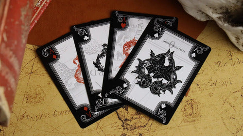 [A PEDIDO] Baraja Plague Doctor Mask By Anti- Faro Cards Naipe Inglés Negro Médico De La Peste Inglés