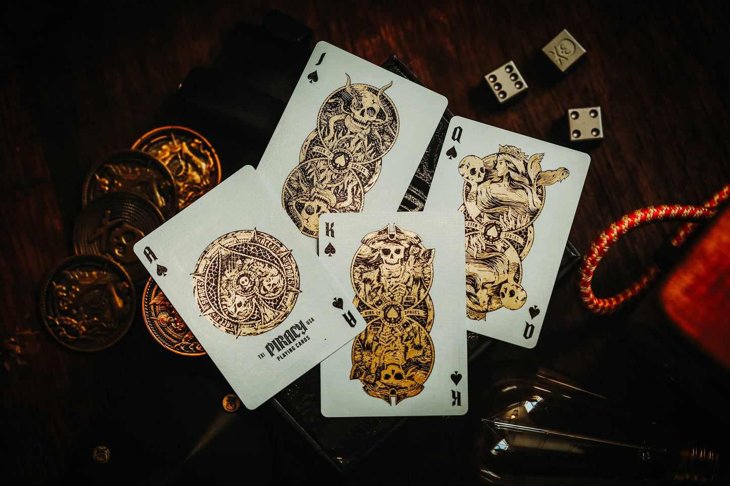 [A PEDIDO] Baraja Piracy By Peter Mackinon Theory 11 Naipe Inglés Poker